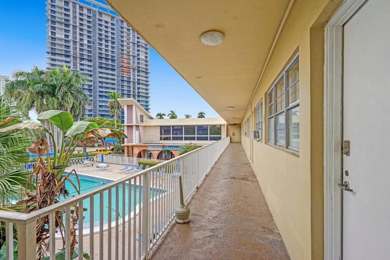 דירות הלנדל ביץ' Hallandale Gulfstream Pool Walk To The Beach מראה חיצוני תמונה
